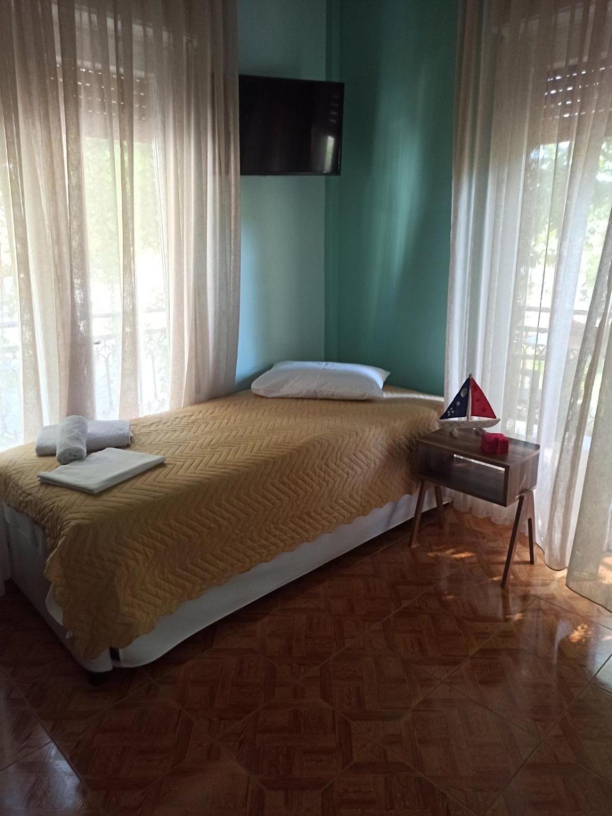 Amaya Pine Studio Panagia  Luaran gambar